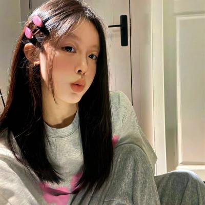 女人裙下